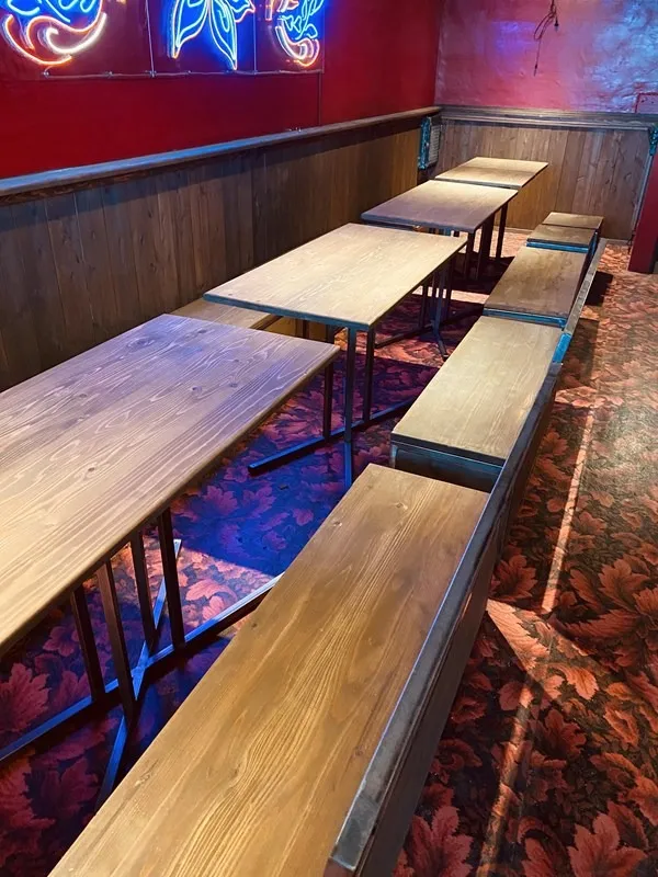 テーブルとイス