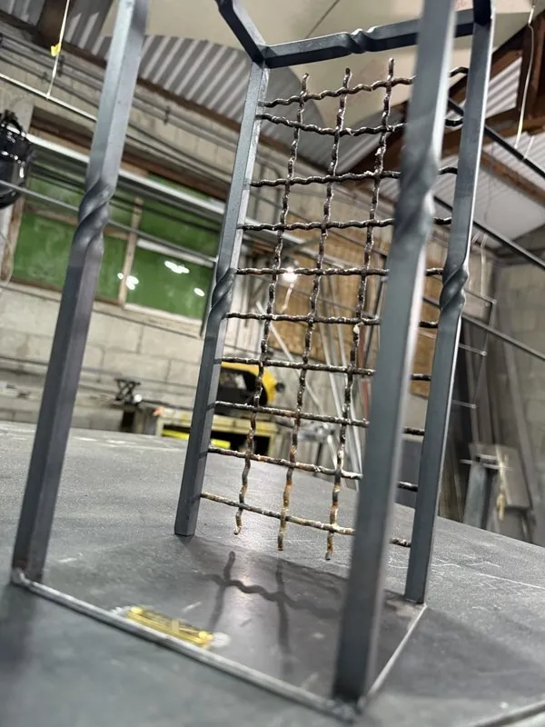 メッシュパネル